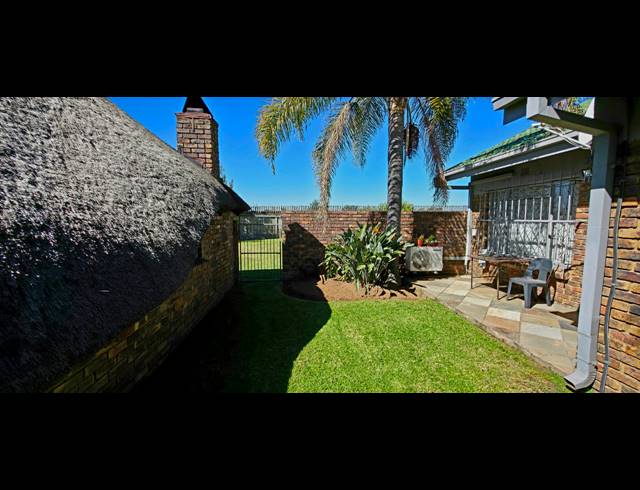 5 BEDROOM HOUSE TO LET IN DEL JUDOR EXT 4